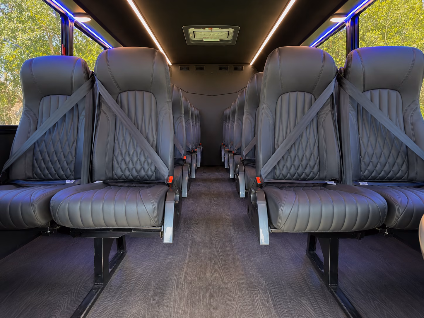 book group transportation for your next airport transfer 3
