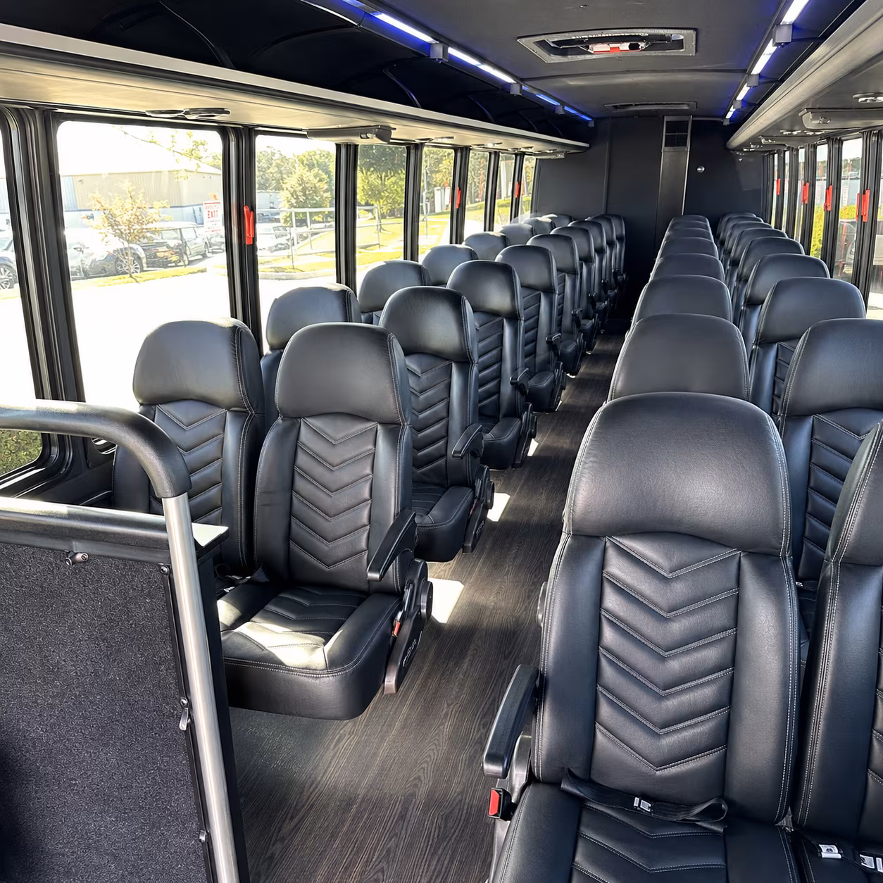 book group transportation for your next airport transfer 4